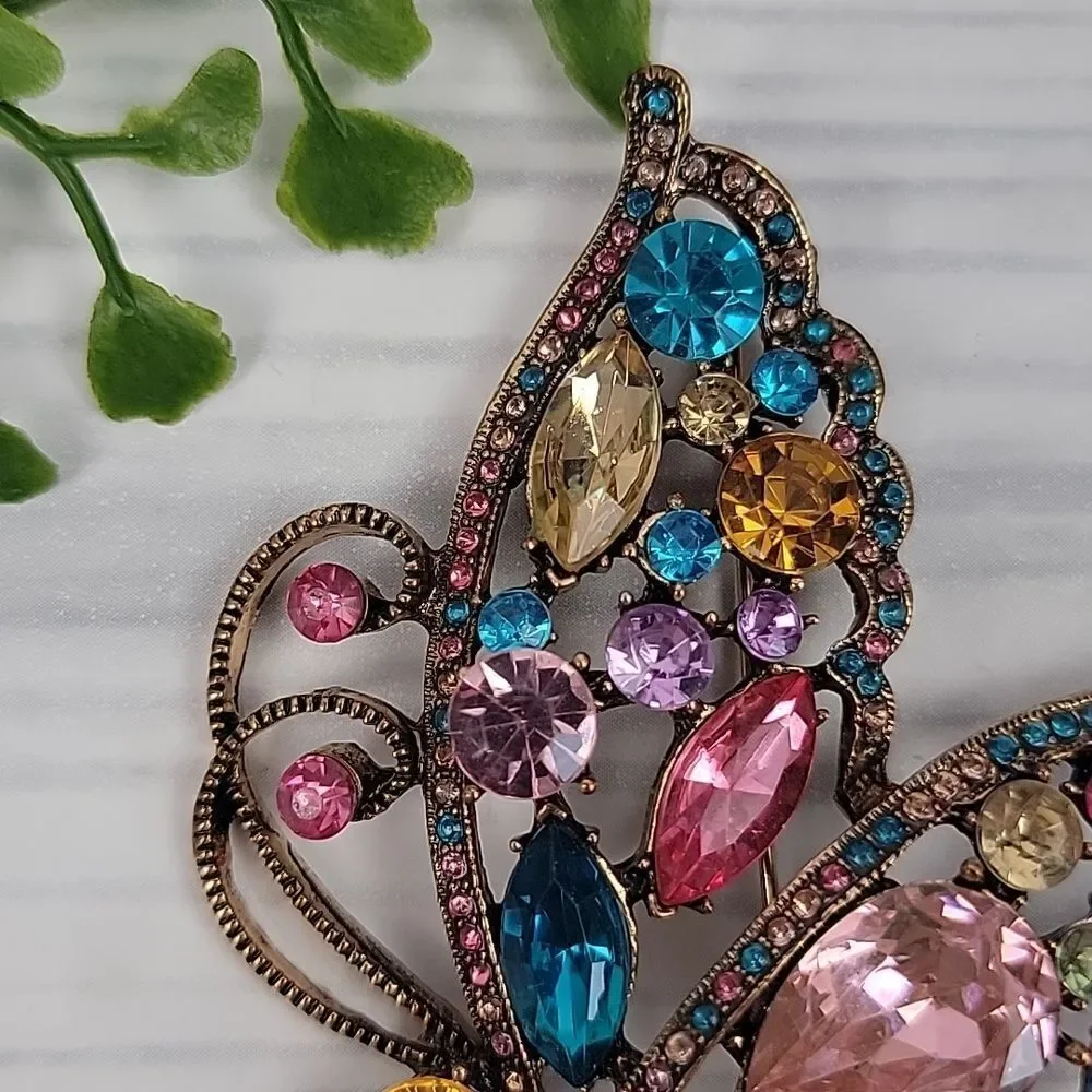 Retro style butterfly brooche multicolored faceted
